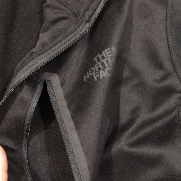 The Northface Mens Black 1/4 Zip Long Sleeve Fleece size L - Picture 8 of 10